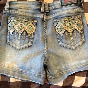 Grace in La Jean Shorts women size 29 Aztec jewel